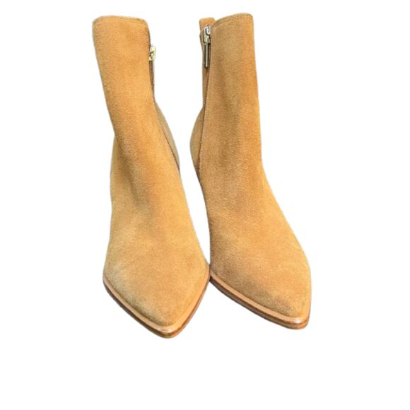 NWOB Marc Fisher Mariel Beige Suede Pointed Toe Block Heel Ankle Boots Size 5M - Picture 4 of 5